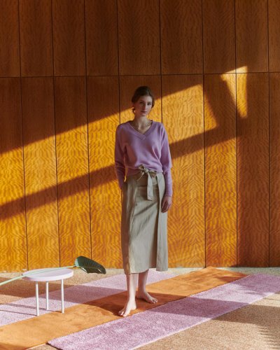 Dámský vlněný svetr s výstřihem hlubokým Kašmír - Velikost: L, Barva: Tmavě fialová